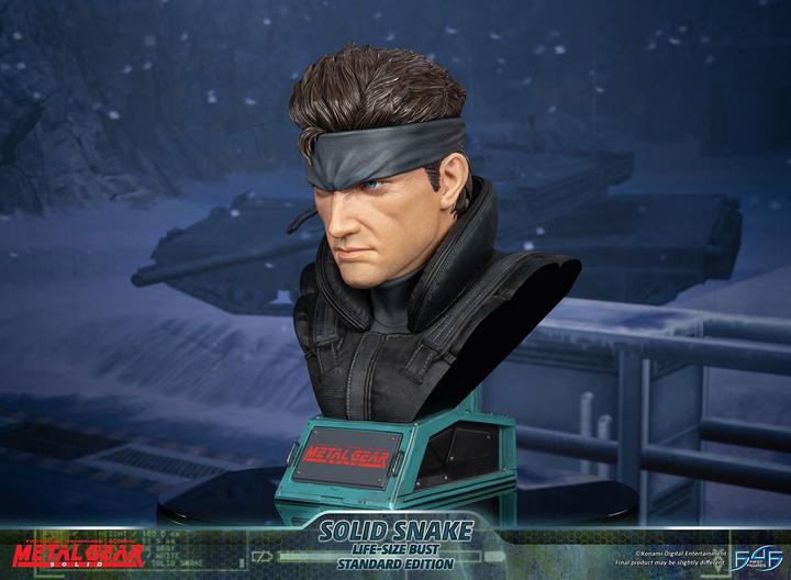 Actual product image First 4 Figures Metal Gear Solid buste 1/1 Solid Snake 56 cm