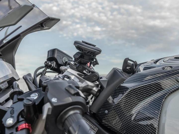 Actual product image Quad Lock Fork Stem Mount Pro
