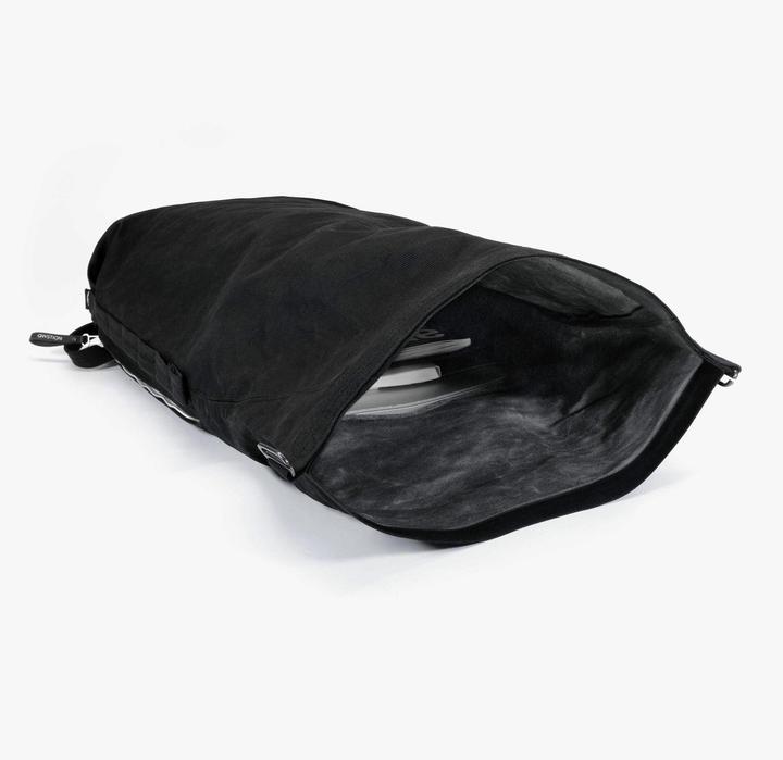Produktbild Qwstion Roll Pack – All Black - All Black (20 l)