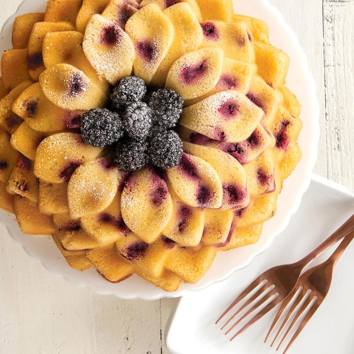 Produktbild Nordic Ware Blossom Bundt Pan (26.67 cm)
