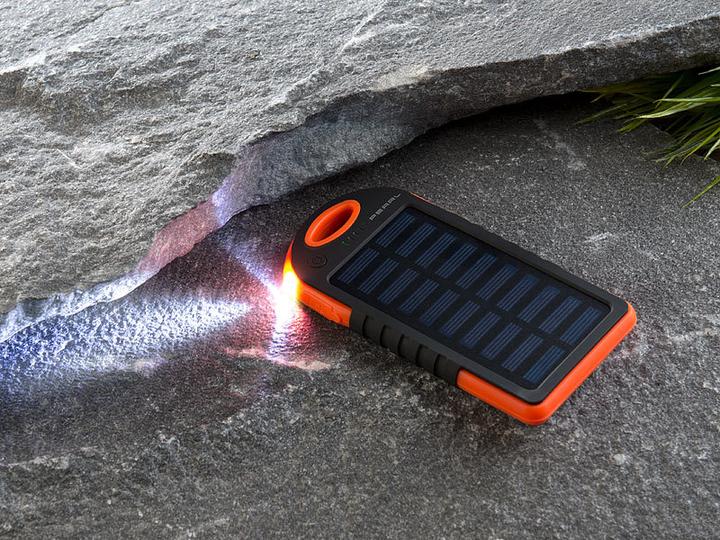Produktbild Pearl Solar-Powerbank mit Taschenlampe (3000 mAh, 5 W, 11.10 Wh)
