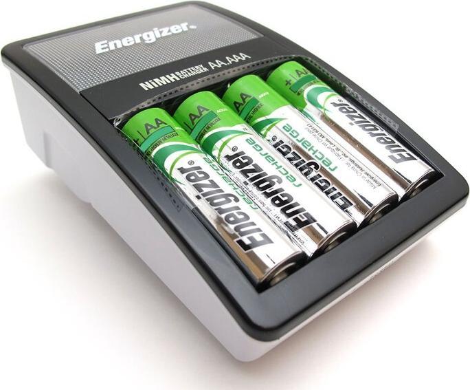 Produktbild Energizer Recharge Maxi (4 Stk., AA, 2000 mAh, Ladegerät inkl. Akku)