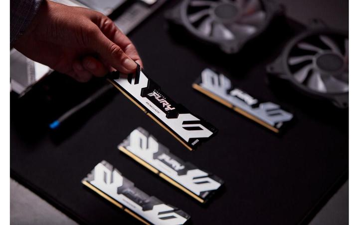 Actual product image Kingston 24GB 8800MT/s DDR5 CL42 CUDIMM FURY Renegade Silver (1 x 24GB, 8800 MHz, DDR5 RAM, DIMM)