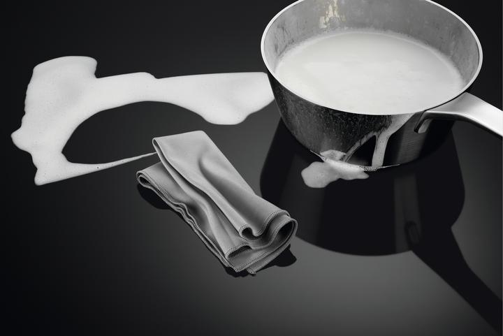 Actual product image AEG COLI84FHXB Self-contained hob with integrated extractor hood / Series 6000 Bridge XT / 80cm /