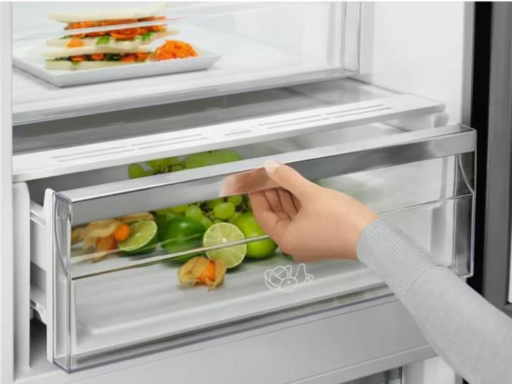 Actual product image Electrolux Chłodziarko-zamrażarka LNT7ME36K2 (366 l)