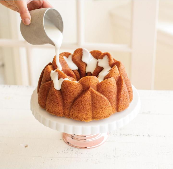 Actual product image Nordic Ware - Baking tin Magnolia Bundt (25.10 cm)