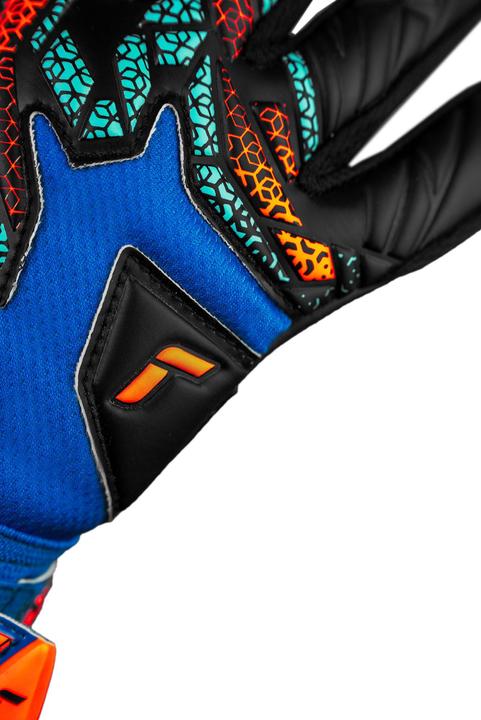 Actual product image Reusch Attract Infinity NC (6)