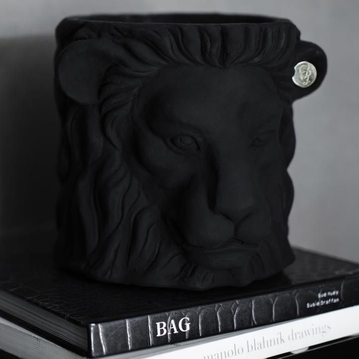Actual product image Garden Glory Lion Pot planter (20 cm)