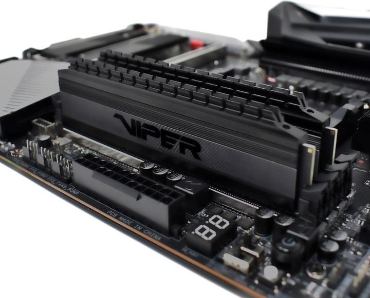 Produktbild Patriot Extreme Performance Viper 4 Blackout Series (2 x 16GB, 3000 MHz, DDR4-RAM, DIMM)