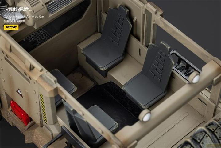 Produktbild Joy Toy Hardcore Coldplay Fahrzeug 1/18 Cyclone Assauit Armored Car