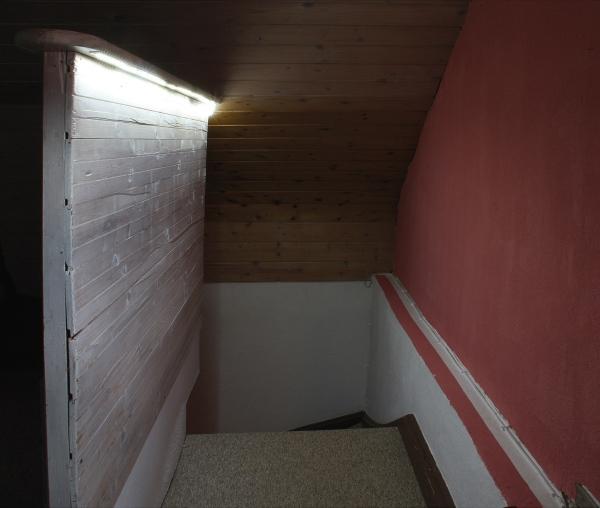 Actual product image Jamara LED Strip 5m 3528 60LED Indoor red 60 LED/m, self-adhesive (Red, 500 cm, Indoor)