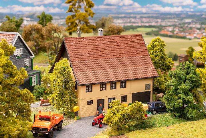 Actual product image Faller Day laborer house