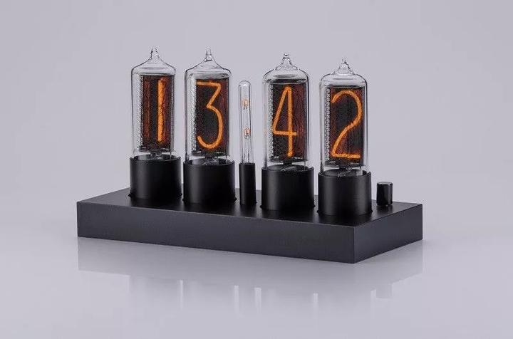 Produktbild Millclock NEU! ZIN18 Nixie-Uhr Klassiker Schwarzes Aluminiumgehäuse 4 Röhren.