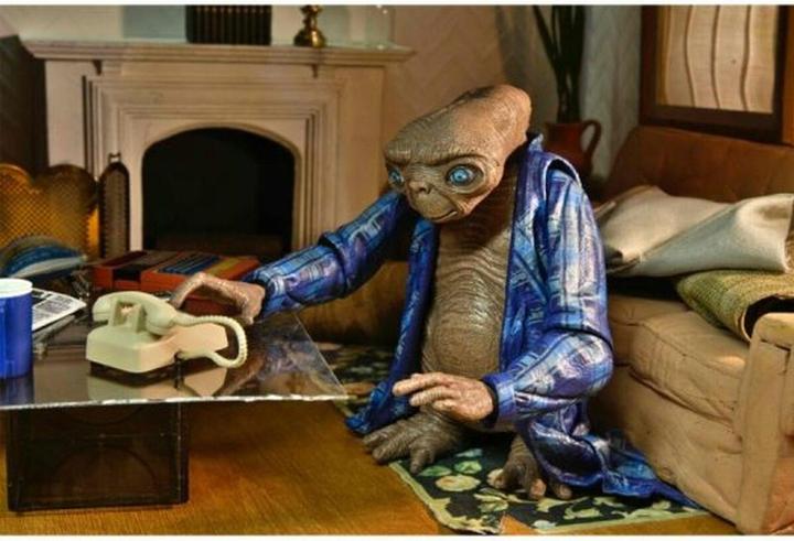 Image du produit Neca E.T., l'extra-terrestre: Ultimate Telepathic E.T.