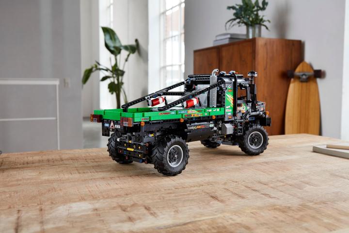 Image du produit LEGO Camion tout-terrain Mercedes-Benz Zetros (42129, LEGO Technic)