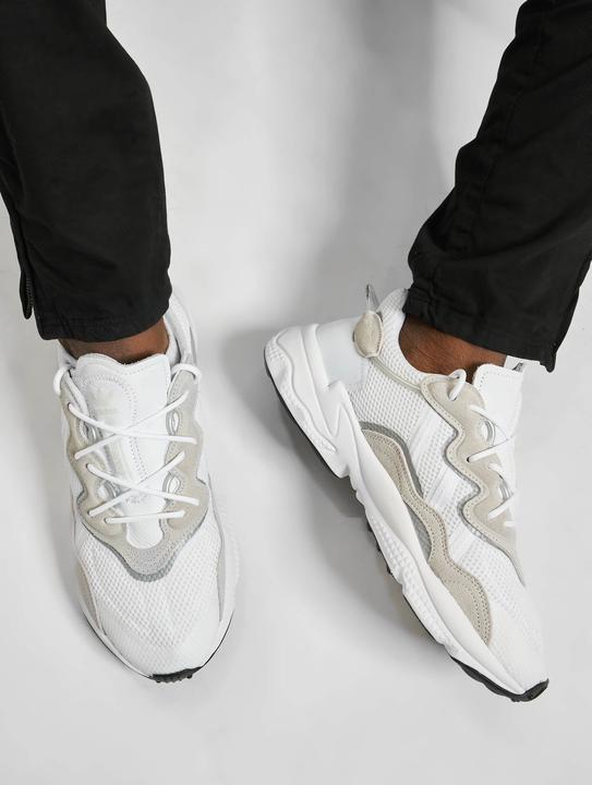 Actual product image adidas Ozweego (40)