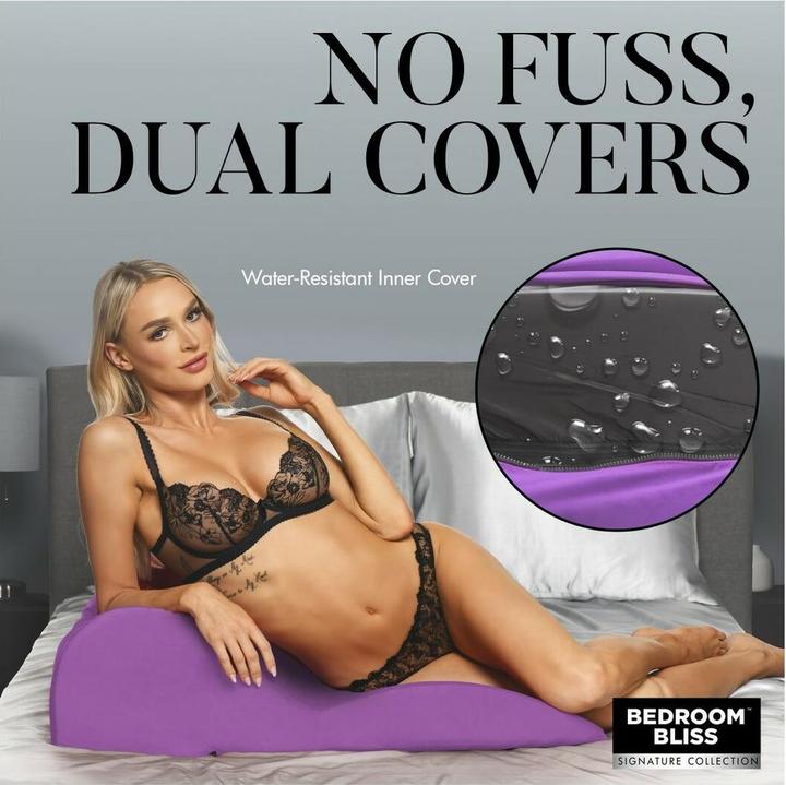 Produktbild Bedroom Bliss Contoured Love Cushion