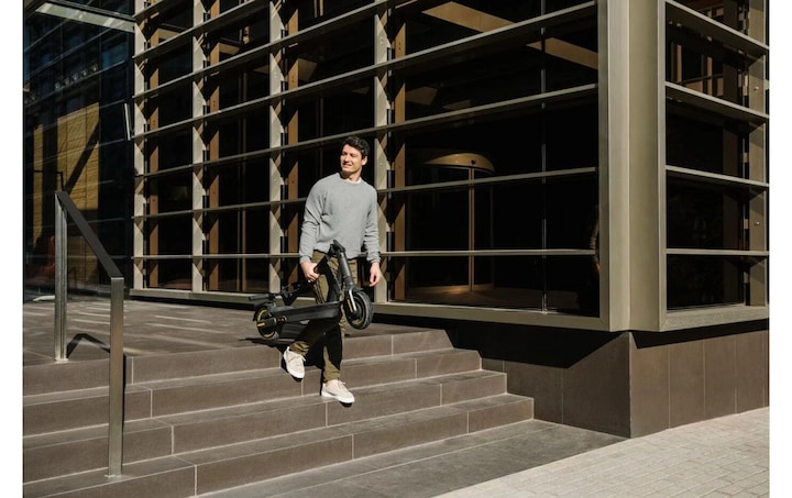 Actual product image Segway-Ninebot MAX G2 D (20 km/h, 70 km, 450 W)