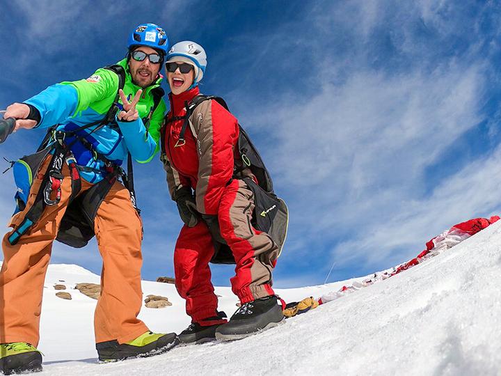 Actual product image Smartbox 20-minute paragliding flight with photo and video souvenir in Zermatt (1 Person)