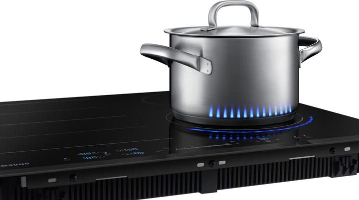 Produktbild Samsung NZ64N9777BK/E1 Induktion, 60cm, 15 Leistungsst., Virtual Flame, Ice Blue