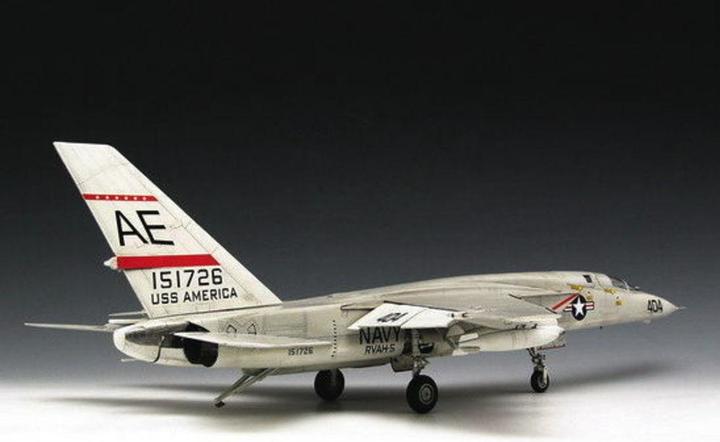 Produktbild Trumpeter North American RA-5C Vigilante