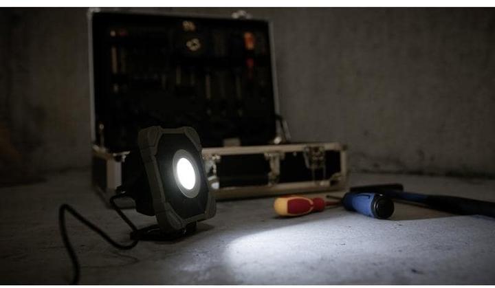 Actual product image Steffen Battery-powered spotlight (2200 lm)