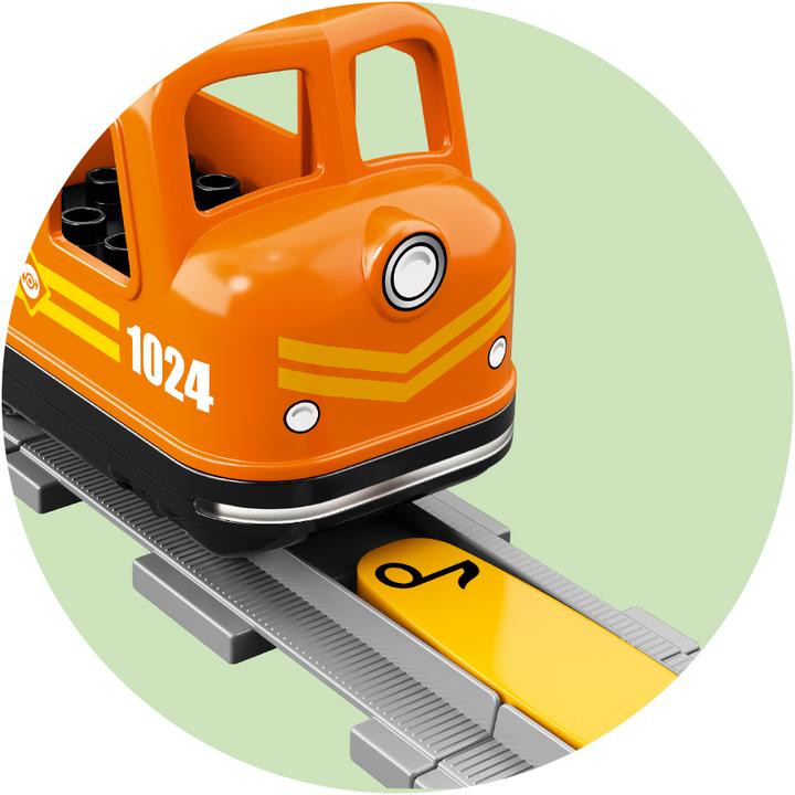 Actual product image LEGO Railway bridge and rails (10872)