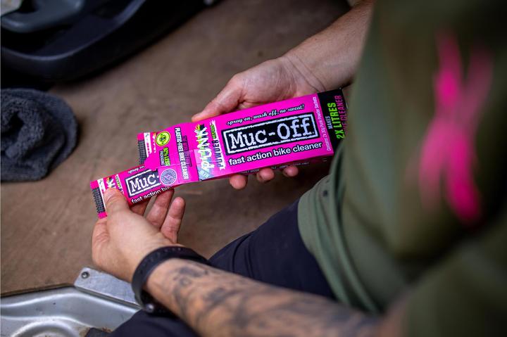 Image du produit Muc-Off Punk Powder + Bottle (500 ml, Nettoyant pour vélo, Ensemble de soins)