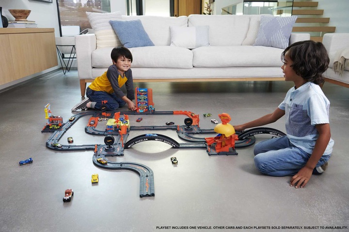 Actual product image Hot Wheels City Downtown Track Set Assortment