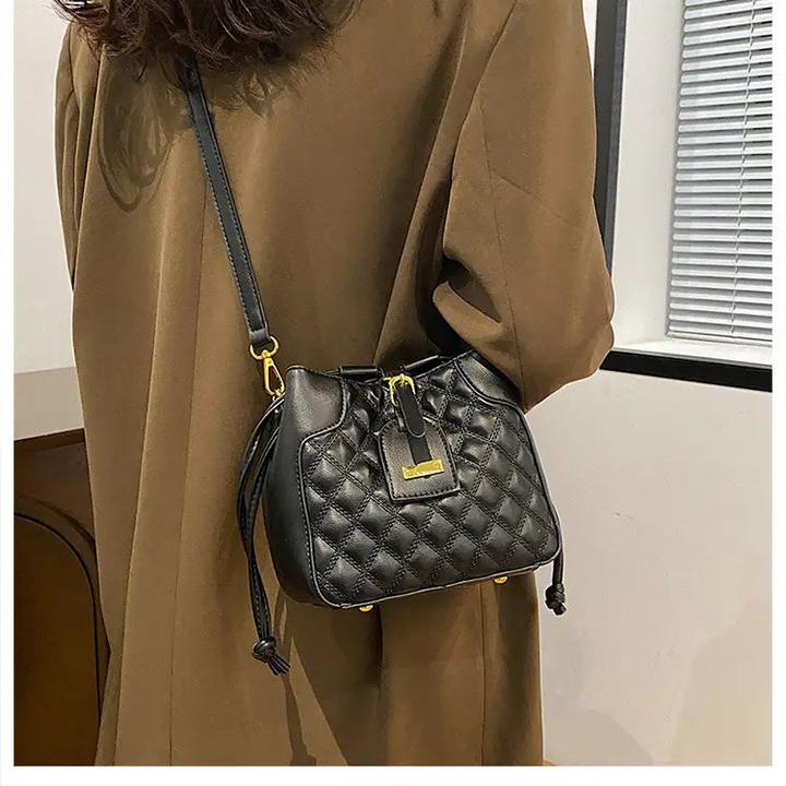 Immagine prodotto Only-Bags.Store Schicke Mini Crossbody Bucket Bag - Kollektion Frühjahr/Sommer 2024, luxuriöse Textur