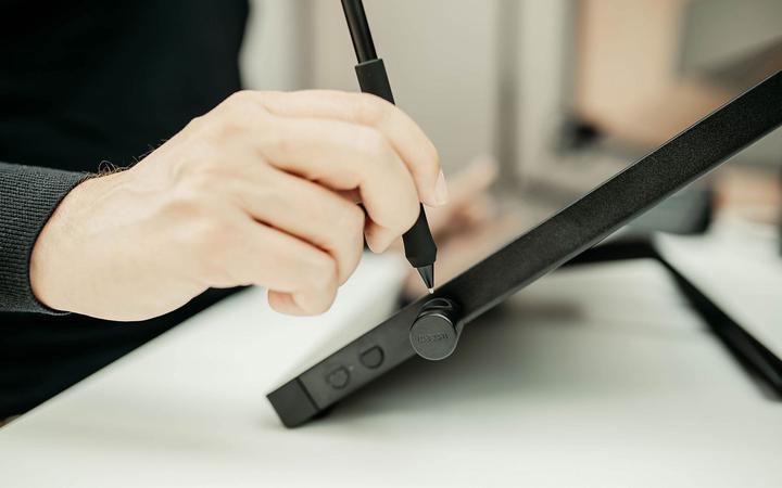 Productafbeelding Wacom Cintiq 24 touch DTH246 (23.80", 5080 lpi)