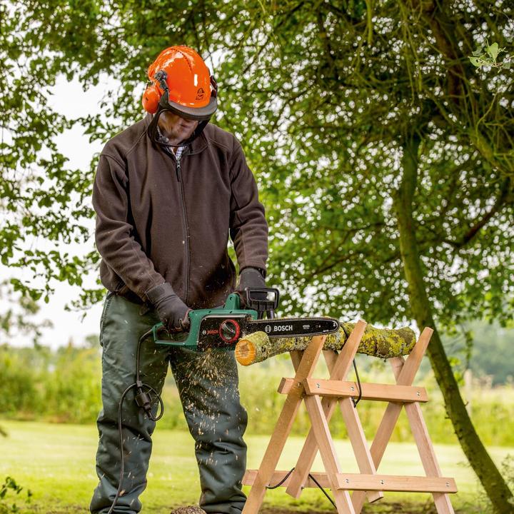 Produktbild Bosch Home & Garden Kettensäge 40 cm mit Kettensägenöl, Mit Kettensägenöl, Neues Design | Classic Green