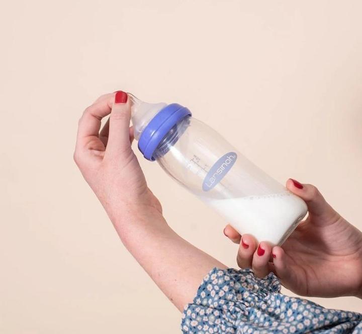Actual product image Lansinoh Wide-neck bottle with NaturalWave teat (240 ml)