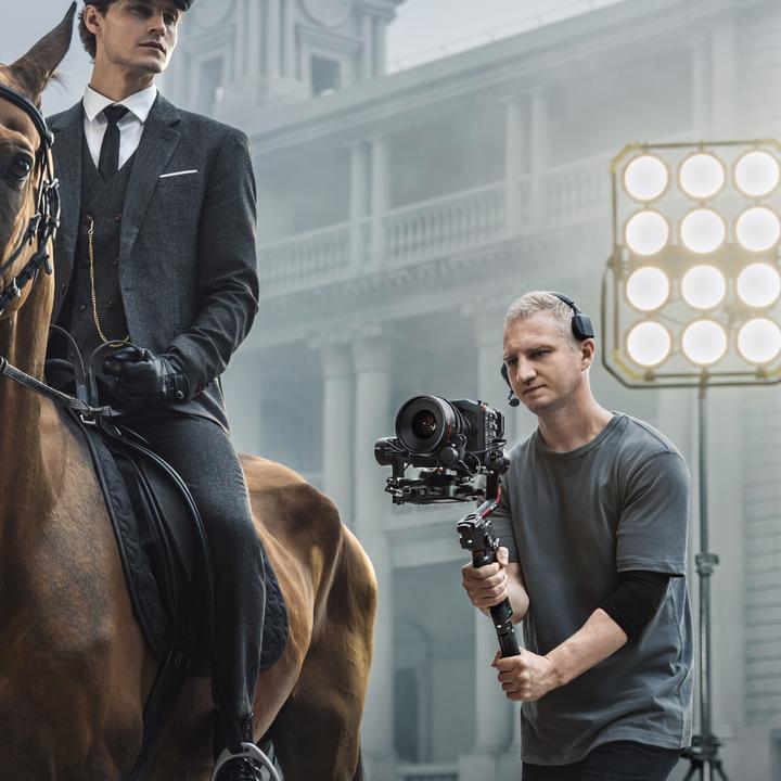 Productafbeelding DJI RS 3 Pro (Camera met verwisselbare lens, Reflexcamera met één lens, 4.50 kg)