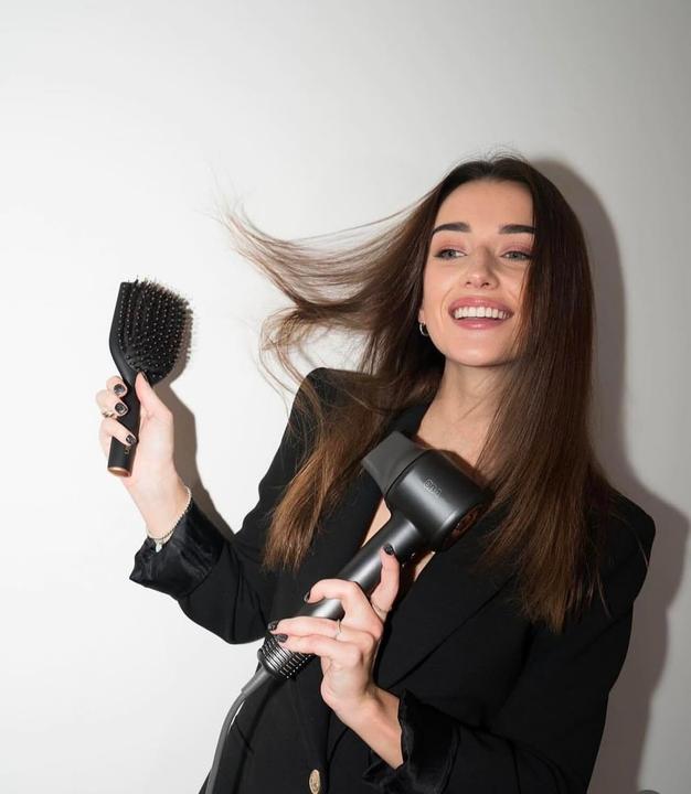 Immagine prodotto OBA Asciugacapelli professionale con tecnologia ioni, 5 temperature, 4 velocità, 1400 W, kit accessori (1400 W)