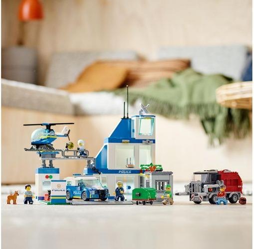 Actual product image LEGO Police Station (60316, LEGO City)