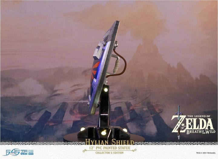 Produktbild First 4 Figures Zelda Breath of the Wild Hylian Shield - Collector Edition