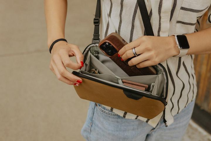 Actual product image Peak Design Tech Pouch Small (Camera accessory bag, 2 l)