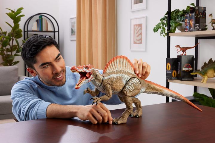 Actual product image Jurassic World Hammond Collection Collection Spinosaurus