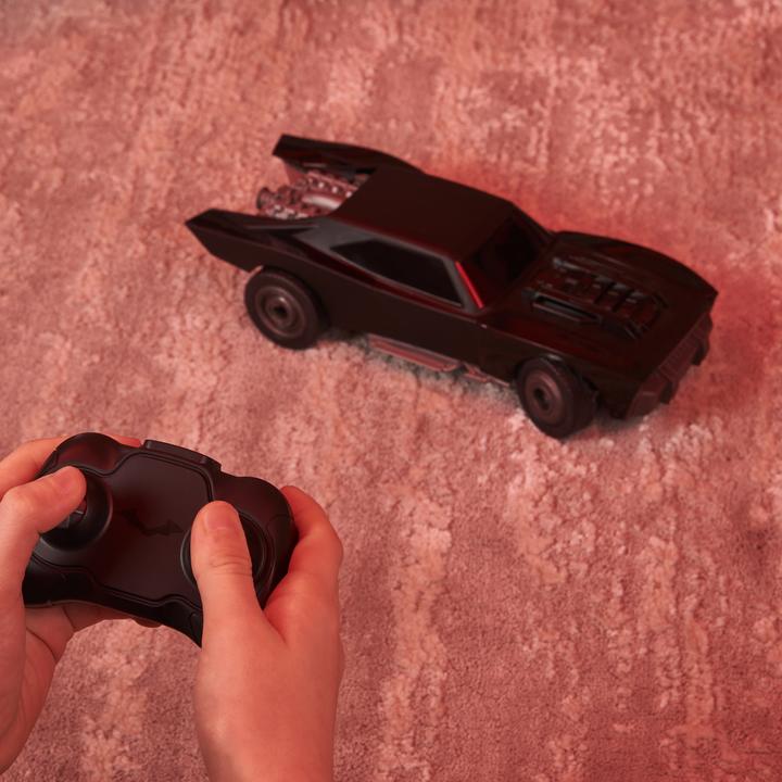 Actual product image Maki DC Comics The Batman Batmobile remote control car in official look as in the Batman motion picture