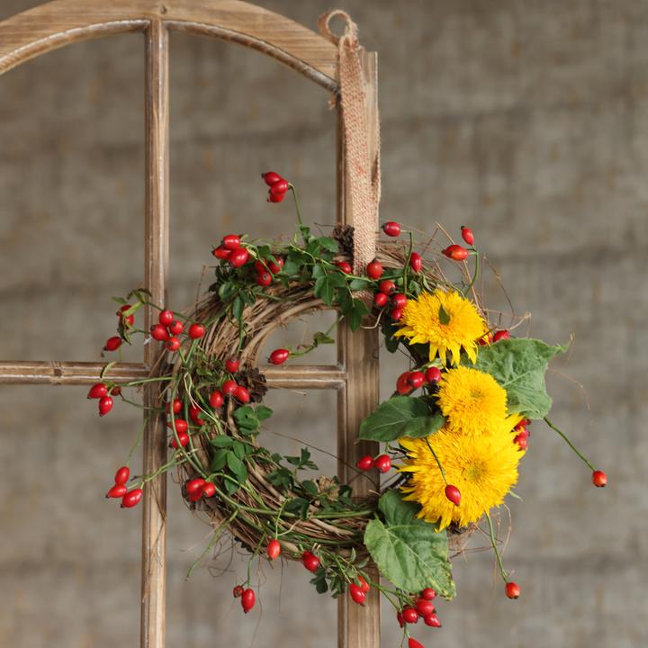 Produktbild Viana Natürlicher Dekokranz Ulmenzweigen und Zapfen verziert