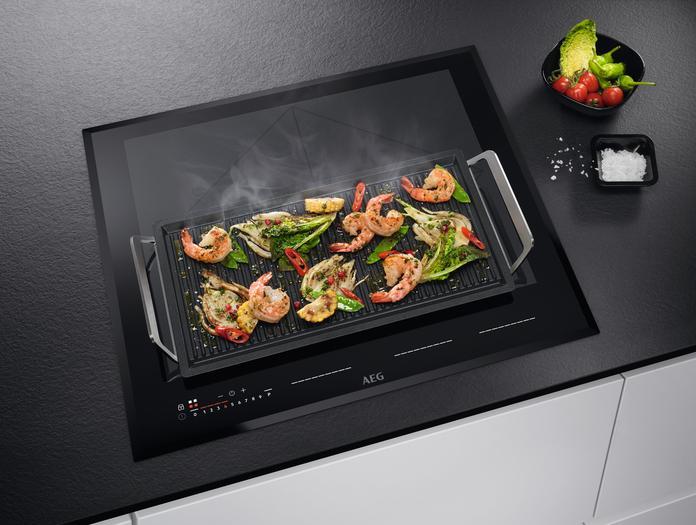 Actual product image AEG IKE64683FB