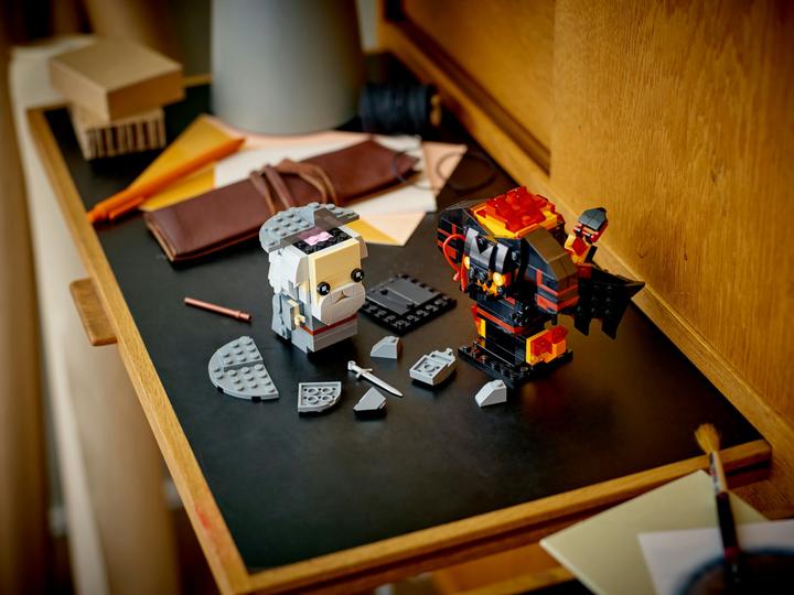 Produktbild LEGO Gandalf der Graue und Balrog (40631, LEGO Brickheadz)