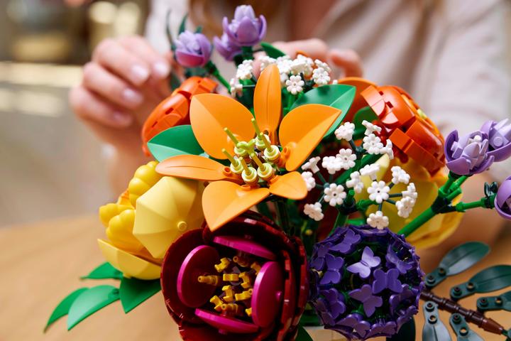 Actual product image LEGO Flower arrangement (10345, LEGO Botanical, LEGO Rare Sets)