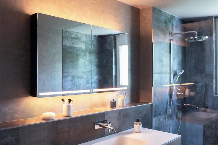 Produktbild Schneider GRACELINE LED Lichtspiegelschrank, 1 Tür Anschlag rechts, 60x70x12cm, 116.462.