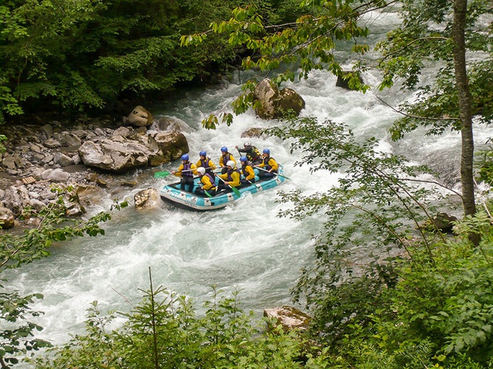 Actual product image Smartbox Rafting descent in the Vispertal for 2 (2 pers.)