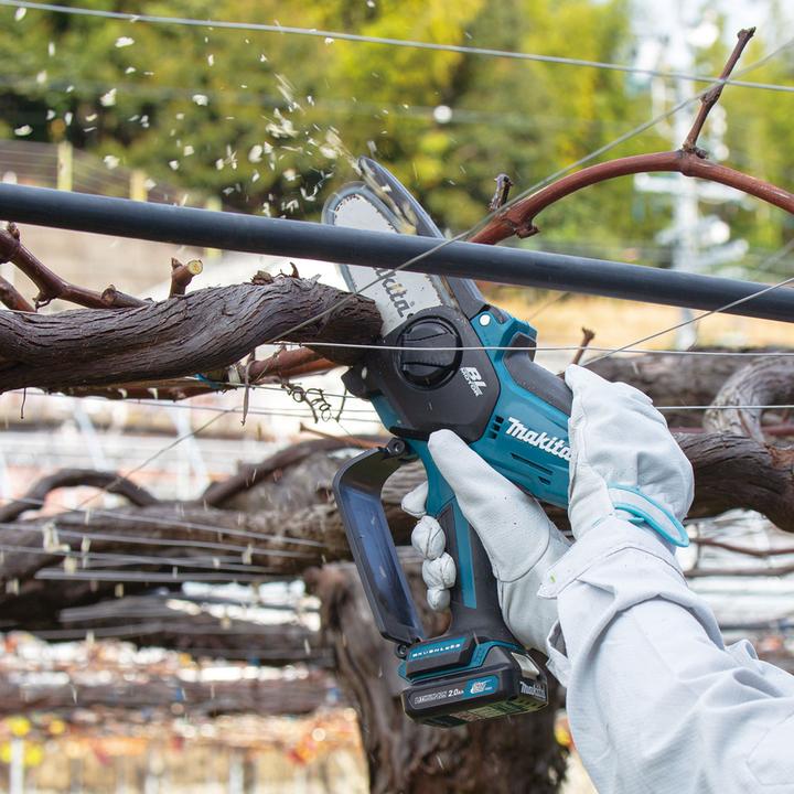 Actual product image Makita UC100DZ (Battery chain saw)