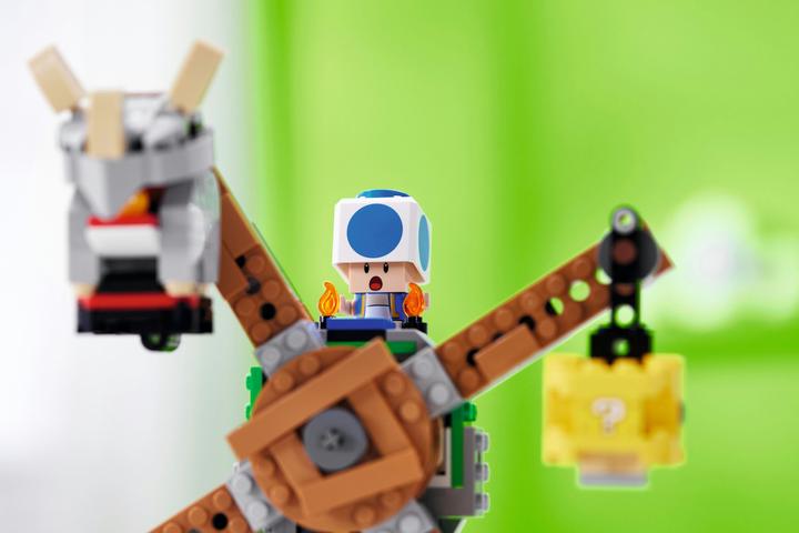 Produktbild LEGO Reznors Absturz- Erweiterungsset (71390, LEGO Super Mario)