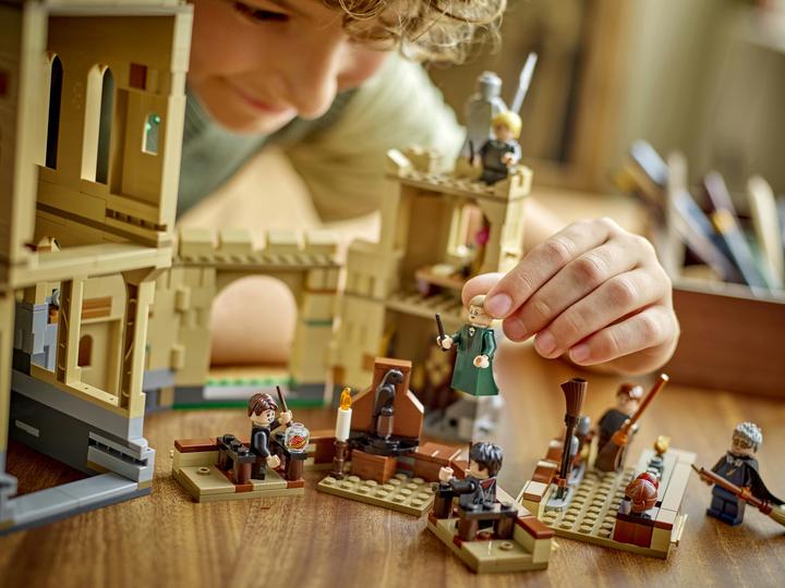 Produktbild LEGO Schloss Hogwarts Flugstunden