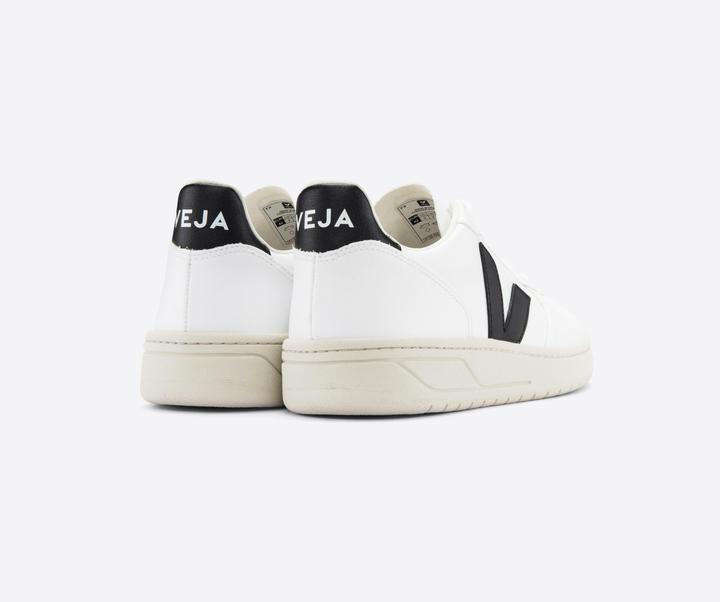 Actual product image Veja V-10 (45)